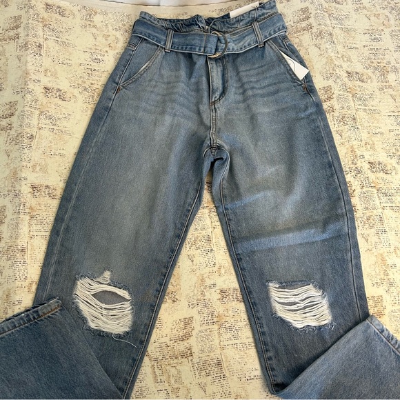 Kan Can Mom Jean new with tags, high waist,relaxed thing ,tapered leg size 1/24 - Picture 6 of 9